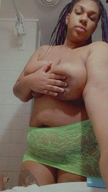 Peanut, 24  female escort, Valdosta