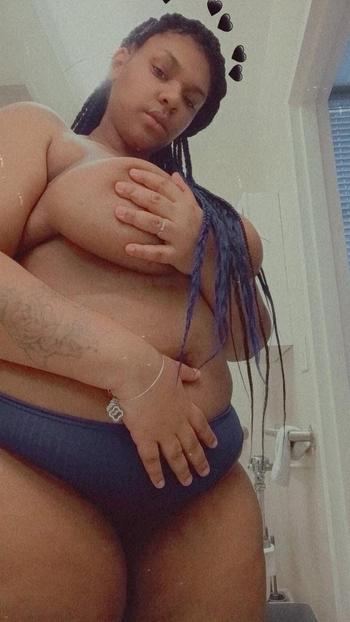 DIME, 24  female escort, Valdosta