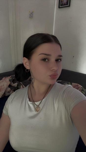Grace, 23  female escort, Valdosta